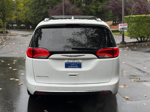 2018 Chrysler Pacifica Touring-L
