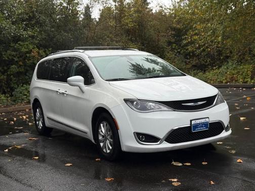 2018 Chrysler Pacifica Touring-L