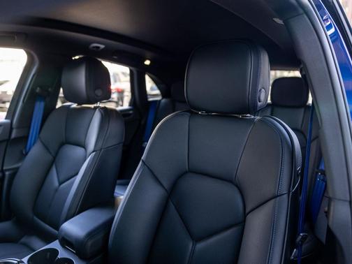 Blue Metallic 2026 Porsche Macan Macan