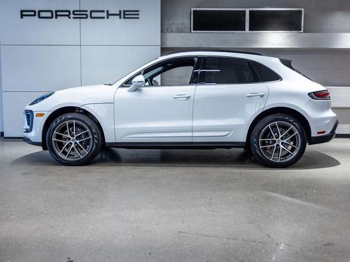 Carrara White 2026 Porsche Macan Macan