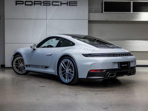 2025 Porsche 911 Carrera