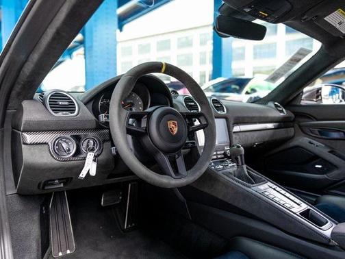 2025 Porsche 718 Cayman GT4 RS