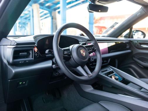 2025 Porsche Macan Macan Electric