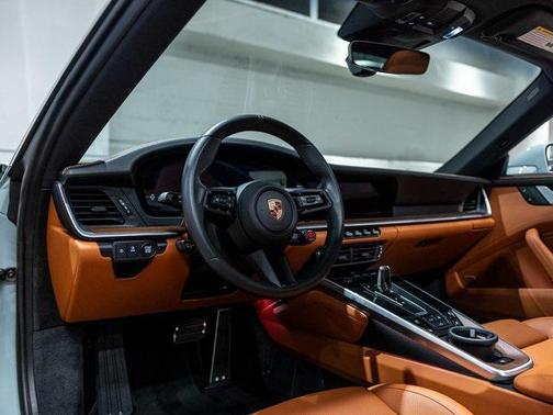 2025 Porsche 911 Carrera