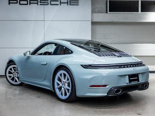 2025 Porsche 911 Carrera