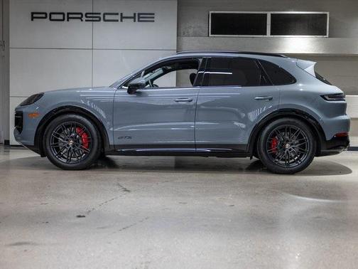 2026 Porsche Cayenne GTS