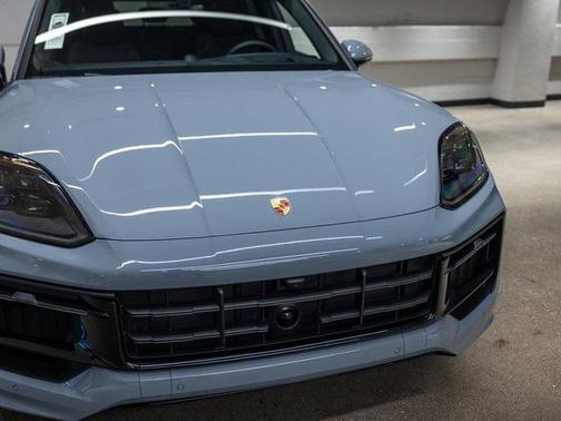 2026 Porsche Cayenne GTS