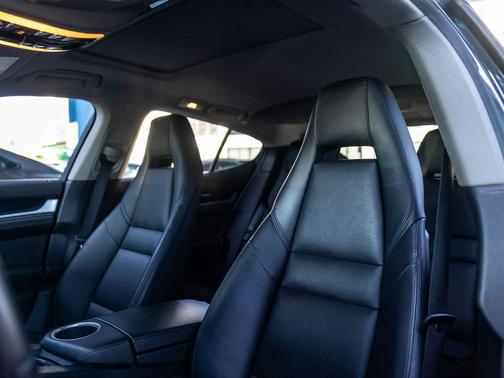 Carbon Gray Metallic 2015 Porsche Panamera 4