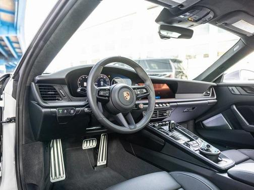 2025 Porsche 911 Carrera GTS