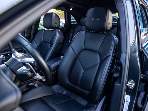 Volcano Grey Metallic 2018 Porsche Macan Macan GTS