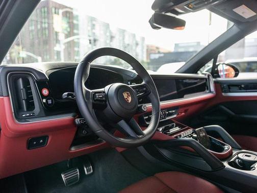 2025 Porsche Cayenne S