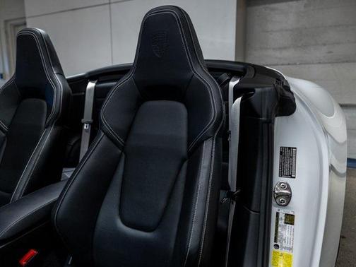 2025 Porsche 911 Carrera