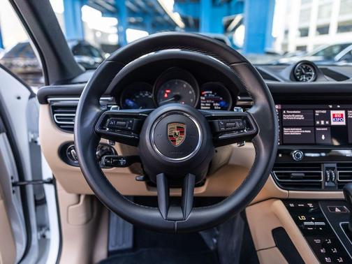 Carrara White Metallic 2024 Porsche Macan Macan