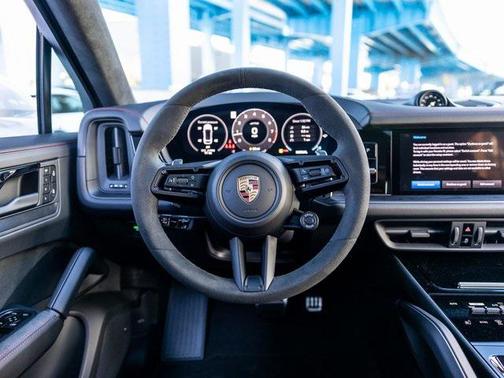 2025 Porsche Cayenne GTS