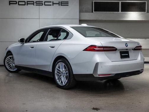 2024 BMW 530 530i