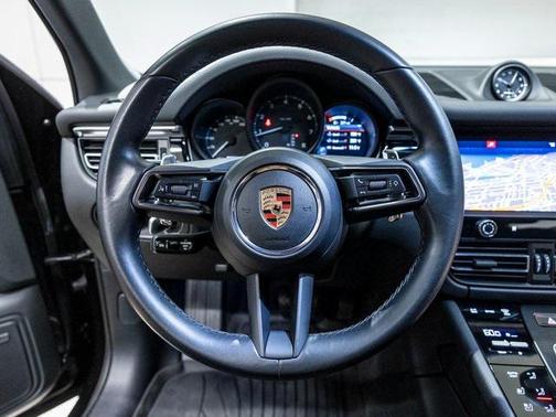 2023 Porsche Macan Base