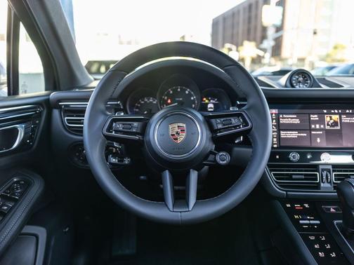 Silver Metallic 2026 Porsche Macan Macan
