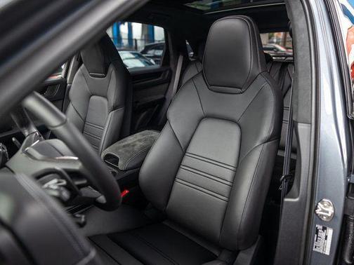 2026 Porsche Cayenne GTS