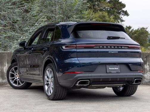 Blue Metallic 2026 Porsche Cayenne Cayenne