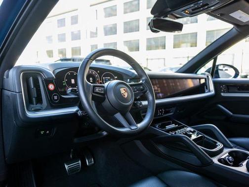 2024 Porsche Cayenne S