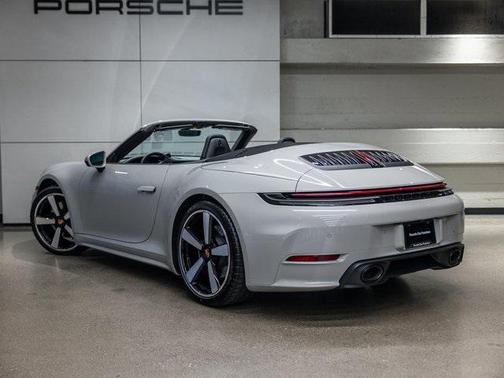 2025 Porsche 911 Carrera