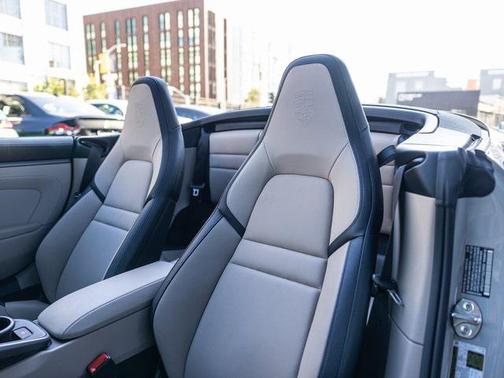 2025 Porsche 911 Carrera