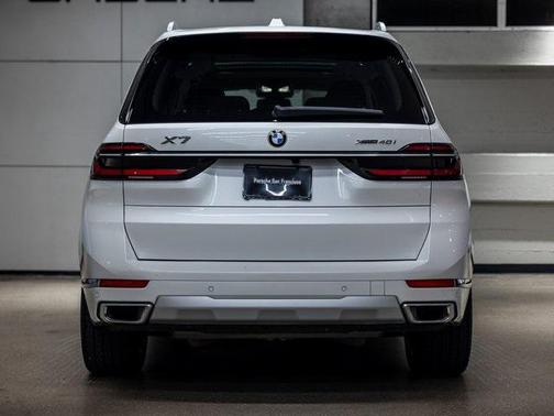 2025 BMW X7 xDrive40i