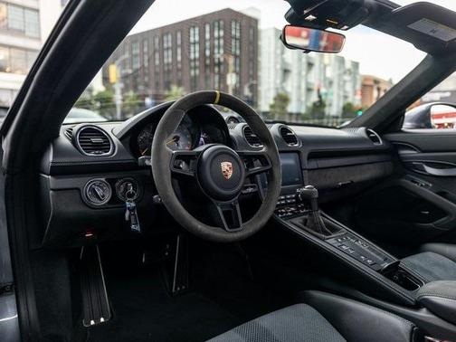 2024 Porsche 718 Spyder RS