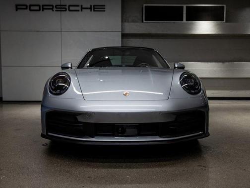 2025 Porsche 911 Carrera