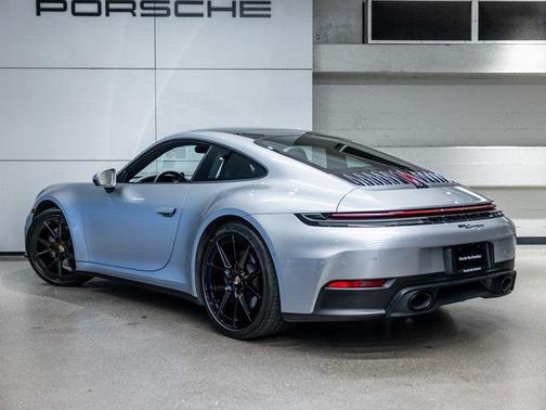 2025 Porsche 911 Carrera