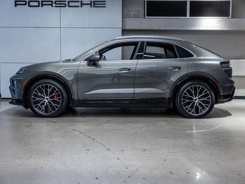 2026 Porsche Macan Turbo