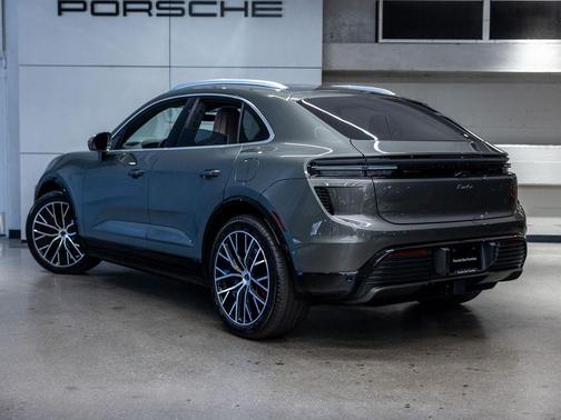 2026 Porsche Macan Turbo