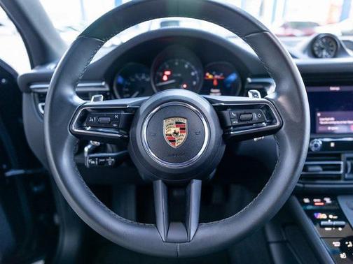 2024 Porsche Macan Base (PDK)