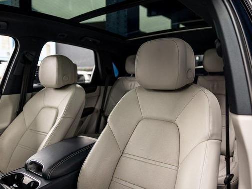 2022 Porsche Cayenne Platinum Edition