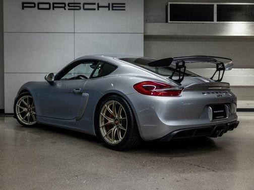 2016 Porsche Cayman GT4