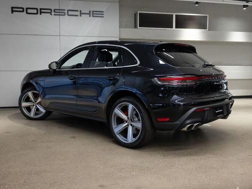 Jet Black 2025 Porsche Macan Macan