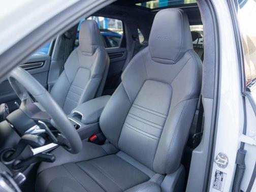 2023 Porsche Cayenne Turbo