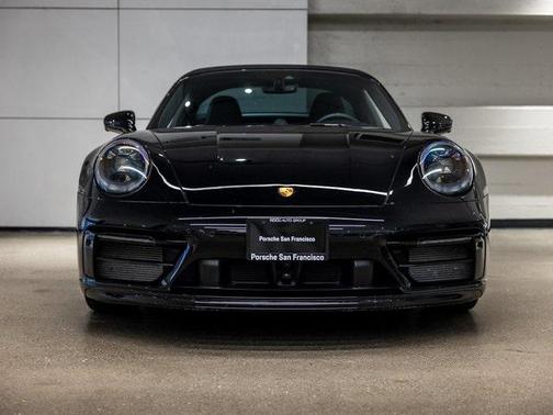 2022 Porsche 911 Targa