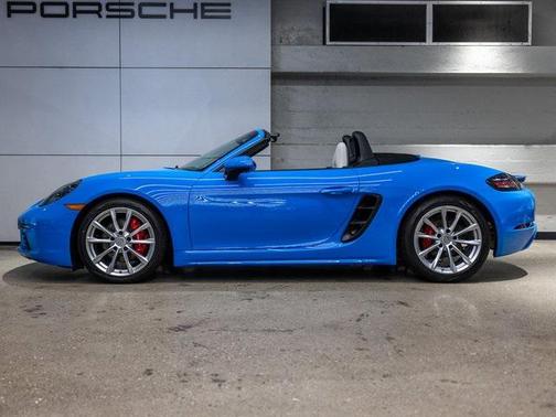 2025 Porsche 718 Boxster S