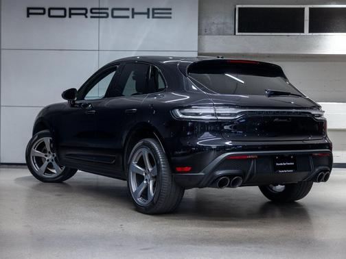 Jet Black Metallic 2023 Porsche Macan Macan