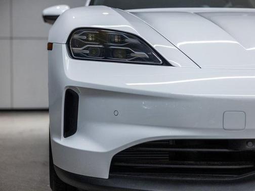 2025 Porsche Taycan 4S