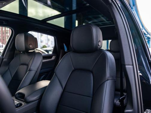 Black Metallic 2026 Porsche Cayenne S