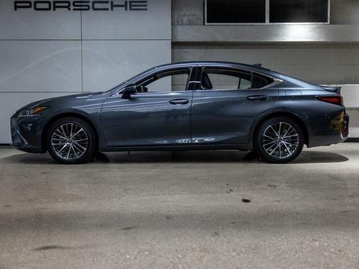 2025 Lexus ES 300h Base