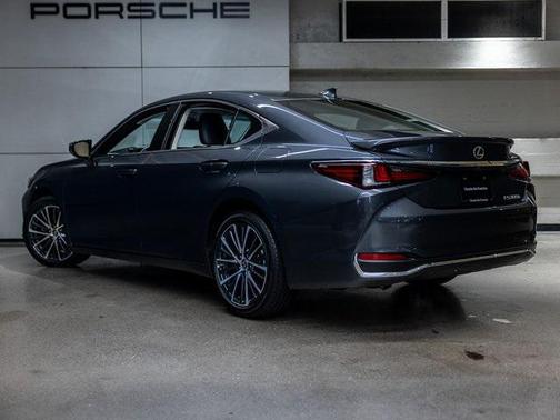 2025 Lexus ES 300h Base