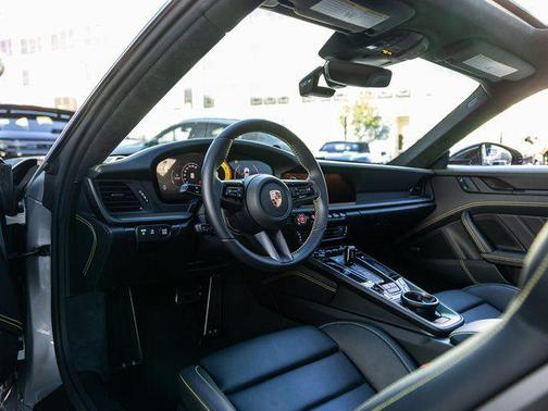 2025 Porsche 911 Carrera GTS