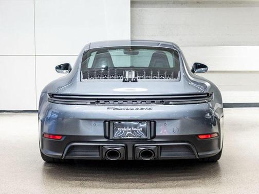 2025 Porsche 911 Carrera 4 GTS