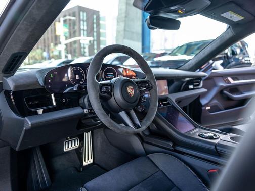 2025 Porsche Taycan Turbo GT w/Weissach Package