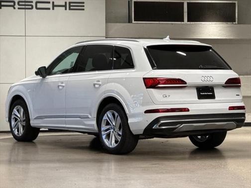 2023 Audi Q7 55 Premium Plus