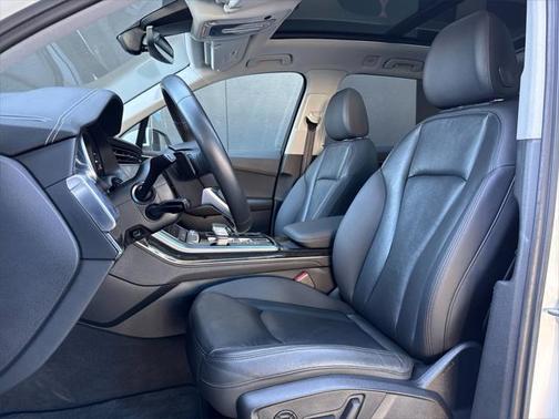 2023 Audi Q7 55 Premium Plus