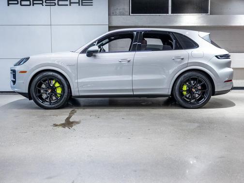 Chalk 2026 Porsche Cayenne Cayenne S E-Hybrid